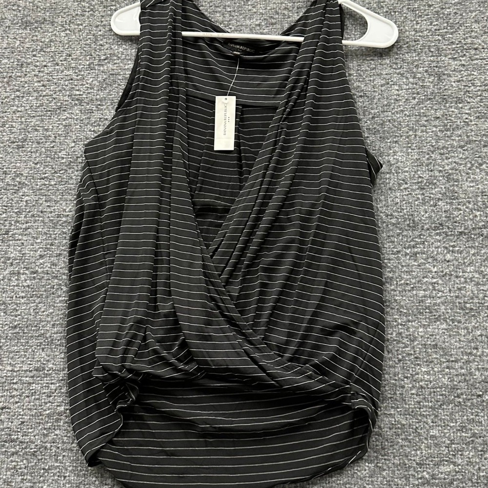 Banana Republic Tank Top Womens Size L Black Viscose Wrap Front Sleeveless